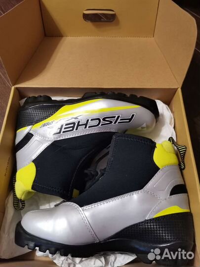 Лыжные ботинки