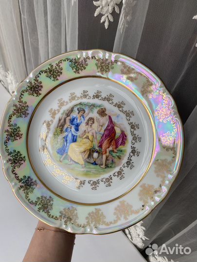 Тарелки светлые 