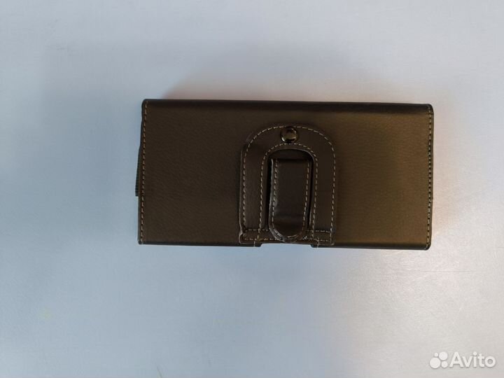 Универсальный чехол для смартфона