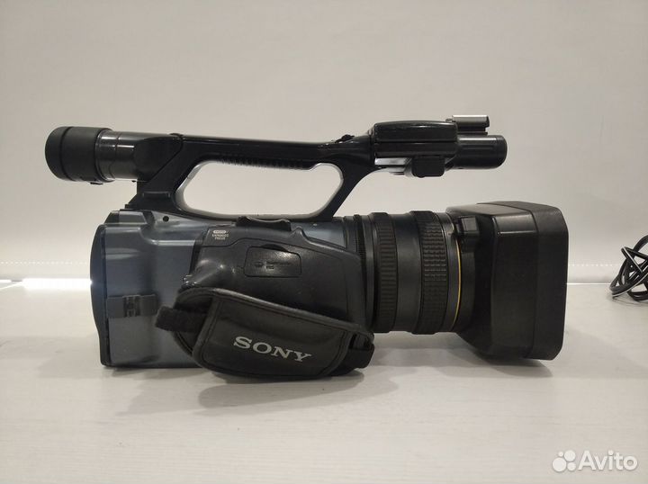 Профессиональная видеокамера Sony DCR-VX2200
