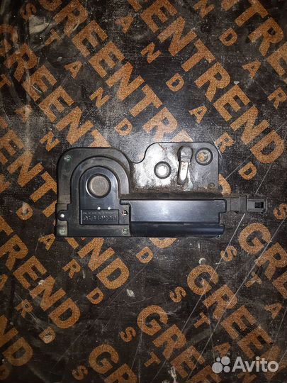 Замок двери багажника с доводчиком porsche 1 VW