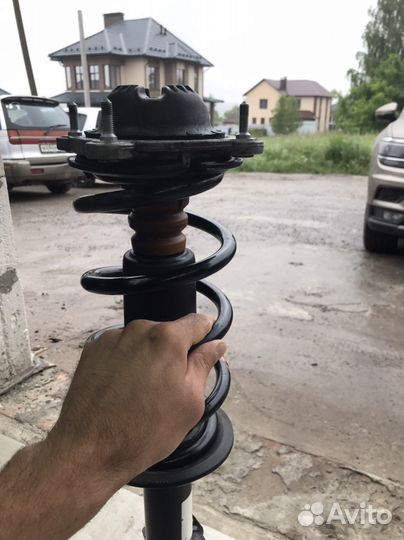 A6C7 амортизаторы в сборе