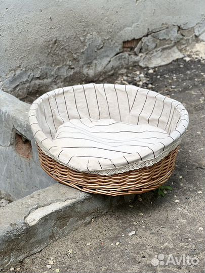Новая плетеная лежанка