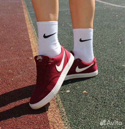 Белые носки Nike длинные