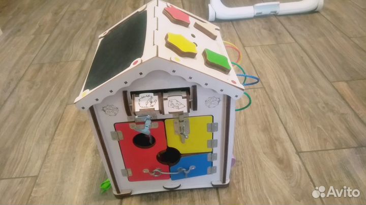 Детский игровой домик, бизиборд