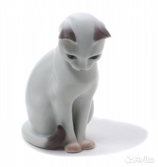 Фарфоровая фигура 
