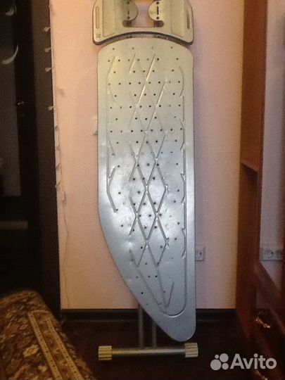 Гладильная доска новая на прочных ножках