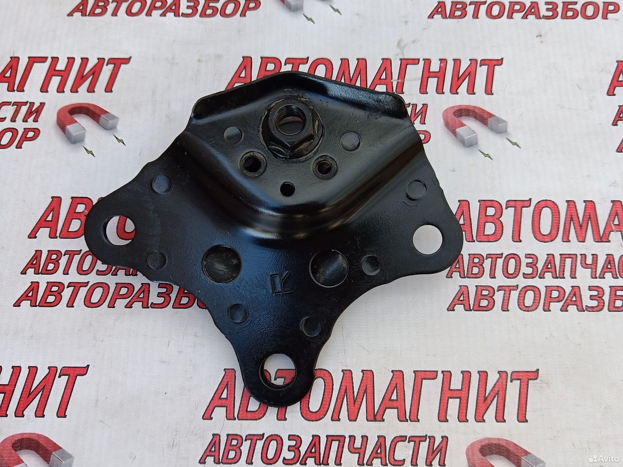 Кронштейн амортизатора задний Лексус RX 4