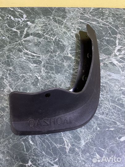 Брызговик Nissan