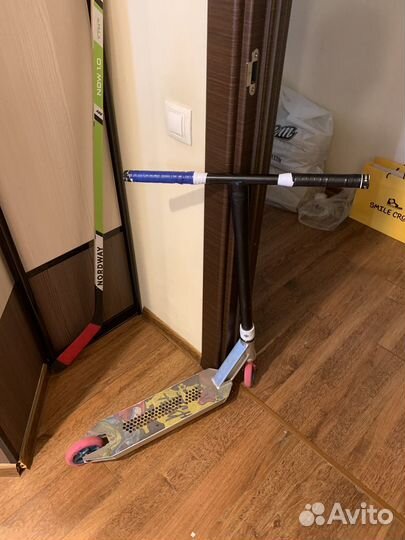 Трюковой самокат кастом в парк