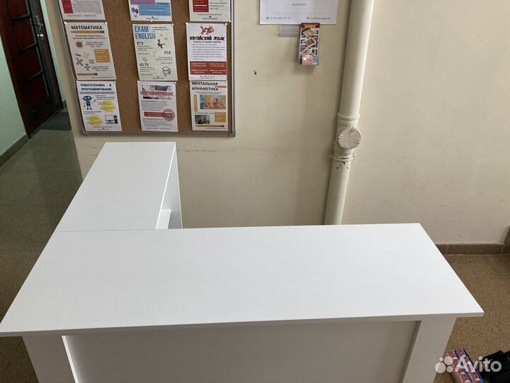 Стойка ресепшн угловой эконом