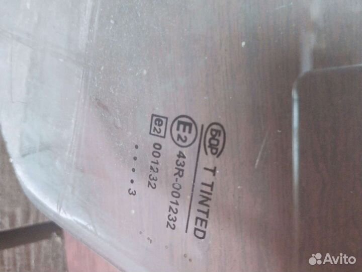 Боковое стекло ваз 2110