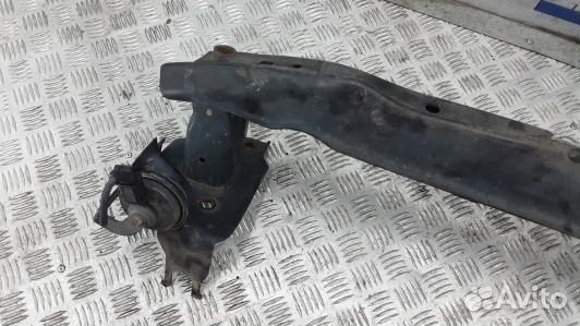 Усилитель бампера передний (кронштейн) volkswagen