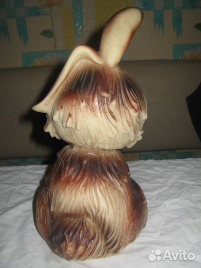 Игрушка. Заяц. резиновый. высота 23 см