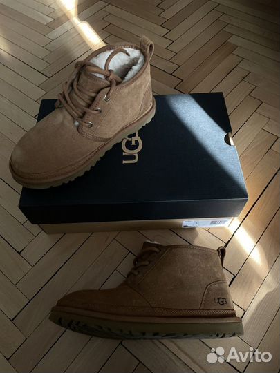 Ботинки UGG на шнуровке