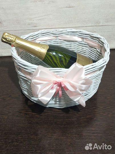Корзина плетеная для подарков