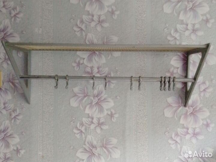 Вешалка для одежды настенная