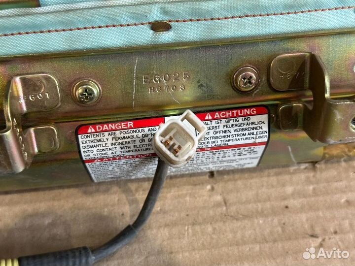 Подушка безопасности в торпедо Nissan Cefiro A32 д