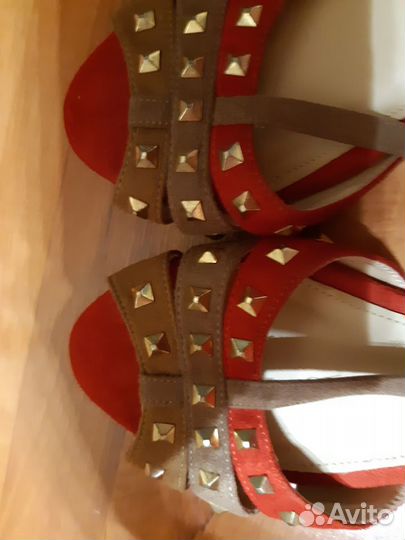 Босоножки (сандалии) новые 39 размер