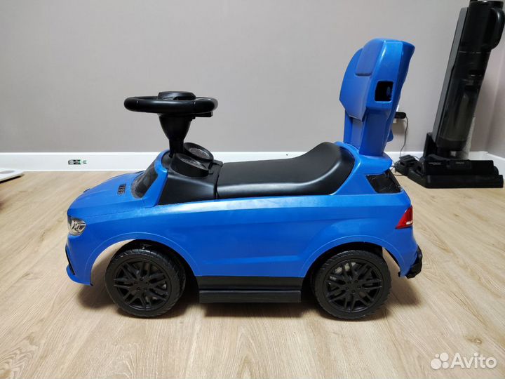 Машинка-каталка толокар mercedes с ручкой