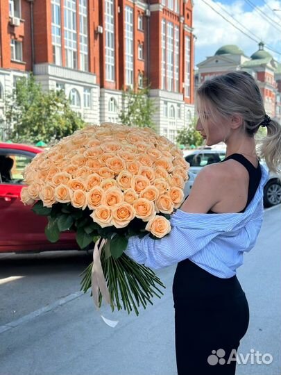Букет из 101 персиковой розы