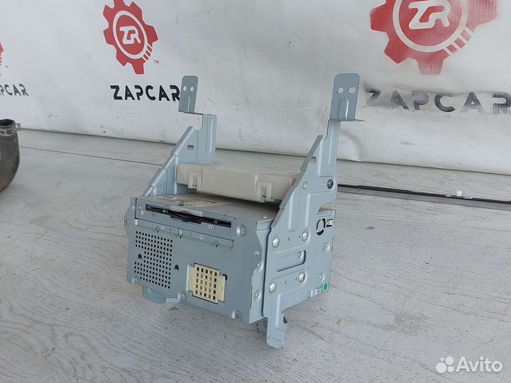 Nissan Patrol Y62 Магнитола