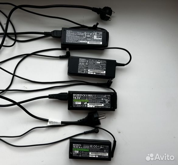 Зарядник для ноутбука Sony