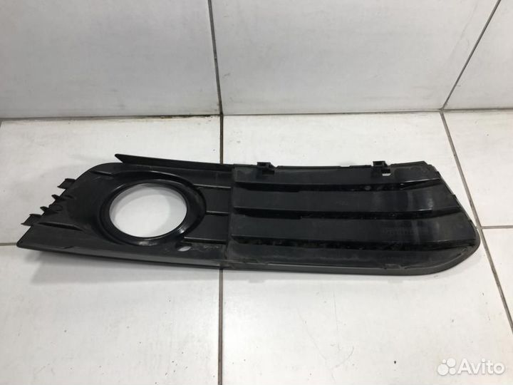 Окантовка противотуманной фары левая Audi А4 В8 8K