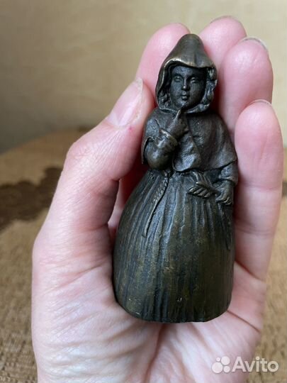 Колокольчик «Девочка со стрелой»