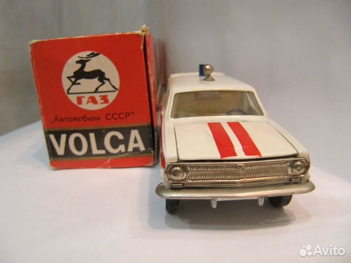 Волга газ 2402 А24. Скорая помощь. Коробка 1983