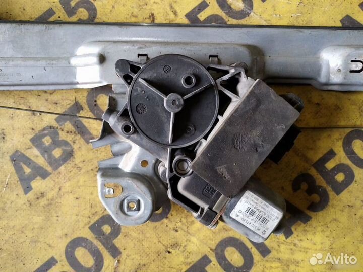 Стеклоподъемник передний правый Peugeot 308