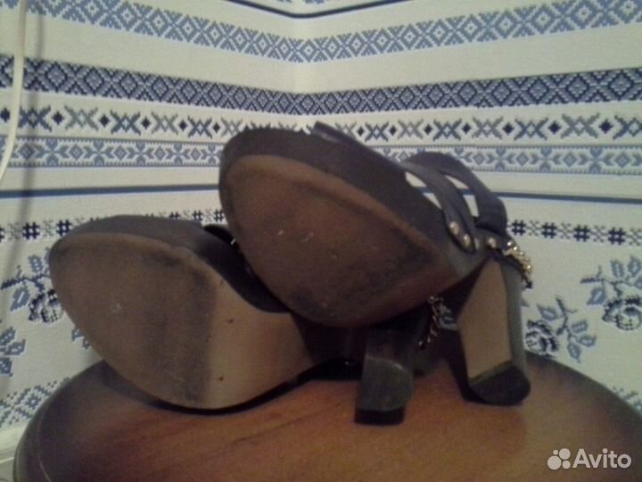 Босоножки Carvela