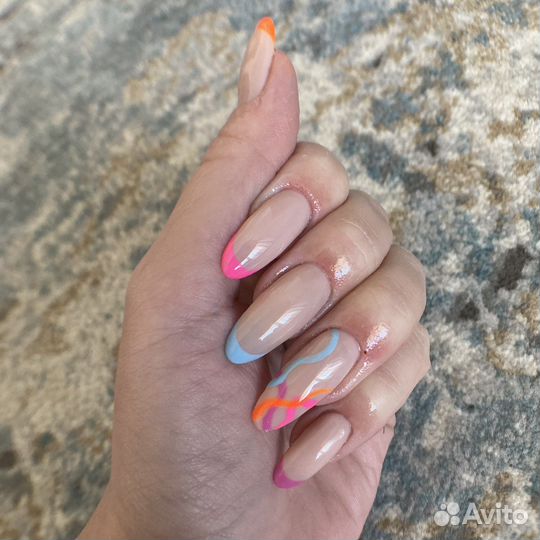 Модель на маникюр