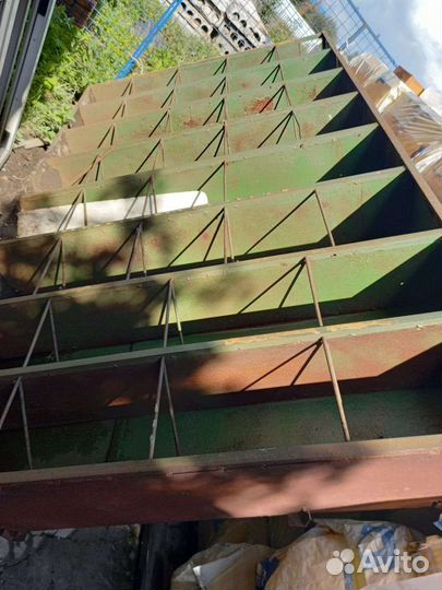 Стеллаж железный