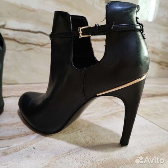 В дар Ботильоны Stradivarius 38 р-р