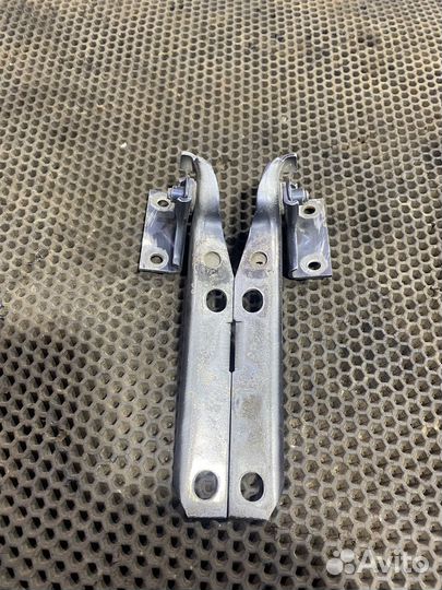 Петля капота Audi 80 B4 ABC 2.6 Ауди