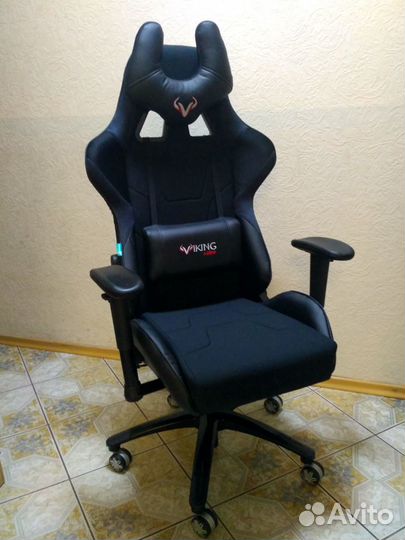 Игровое компьютерное кресло