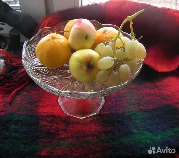 Ваза для фруктов на ножке, фруктовница, винтаж