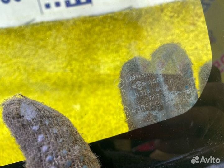 Лобовое стекло переднее Suzuki Jimny Wide JB33W 145342