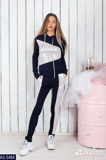 Спортивный костюм женский