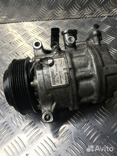 Компрессор системы кондиционирования Mercedes-Benz