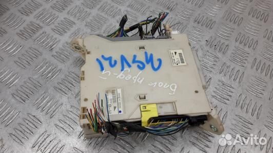 Блок предохранителей lexus GS 3 (3SV21M103)