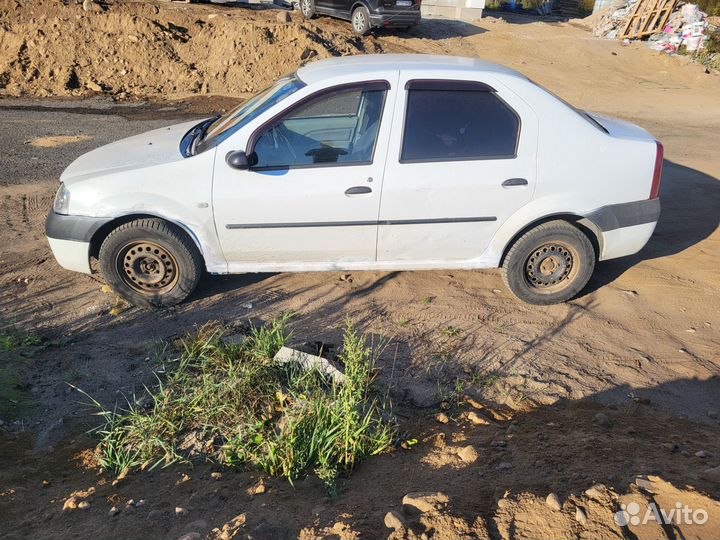 Автомобиль. Рено Логан