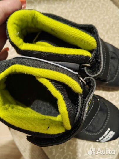 Ботинки лыжные детские. 35 размер одевали 2 раза