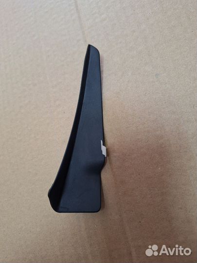 Накладка лобового стекла skoda rapid