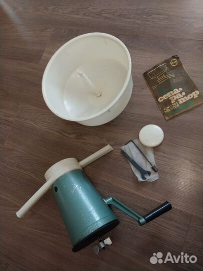 Сепаратор сливкоотдедитель ручной