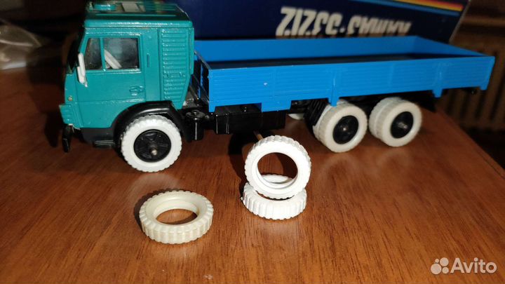 Детали дворники зеркала Волга эскорт камаз резина