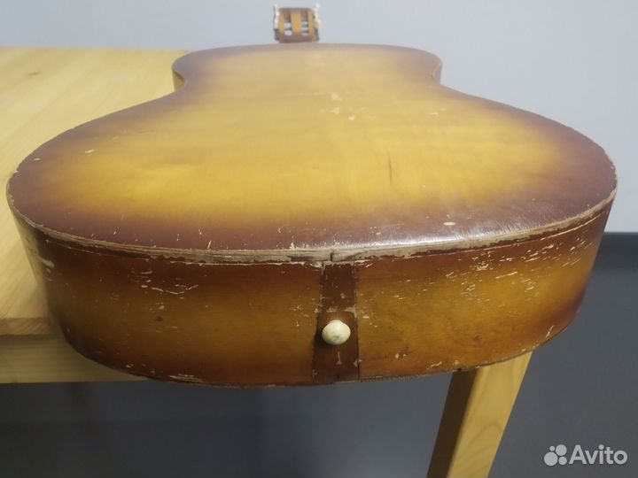 Акустическая гитара