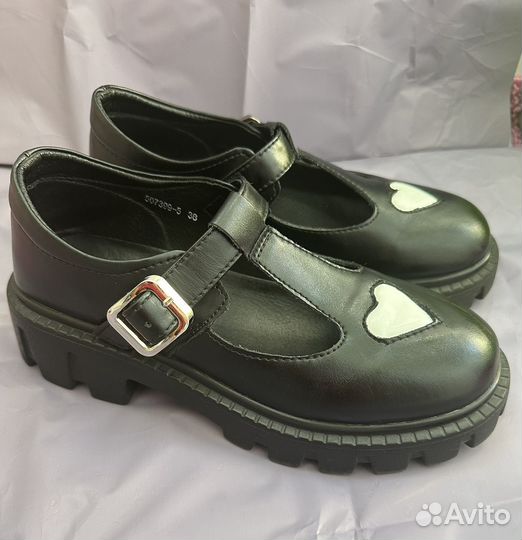 Школьные туфли