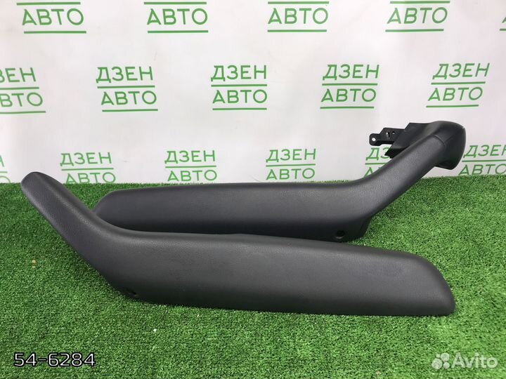 Подлокотник двери передний Audi A6 C6